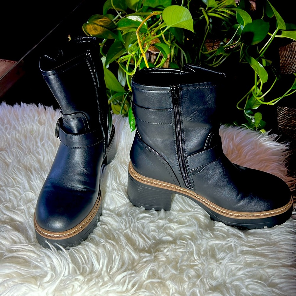 ESPRIT  WOMEN’S FASHION BOOT